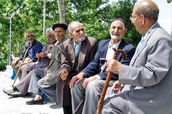 ۲۱۹ هزار نفر از جمعیت استان مرکزی بالای ۶۰ سال سن دارند