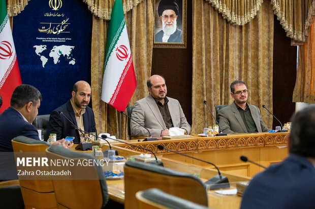 جلسه بررسی طرح‌های توسعه و پیشرفت استان کردستان با حضور محسن منصوری معاون اجرایی رئیس جمهور و اسماعیل زارع کوشا استاندار کردستان صبح امروز سه شنبه ۱۸ مهرماه ۱۴۰۲ برگزار شد