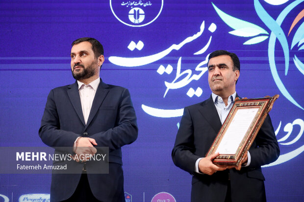 علی سلاجقه رییس سازمان محیط زیست در مراسم جایزه ملی محیط زیست حضور دارد