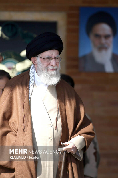 امام علی آرمی آفیسرز یونیورسٹی میں کیڈٹس کی گریجویشن تقریب میں رہبر انقلاب کی شرکت

