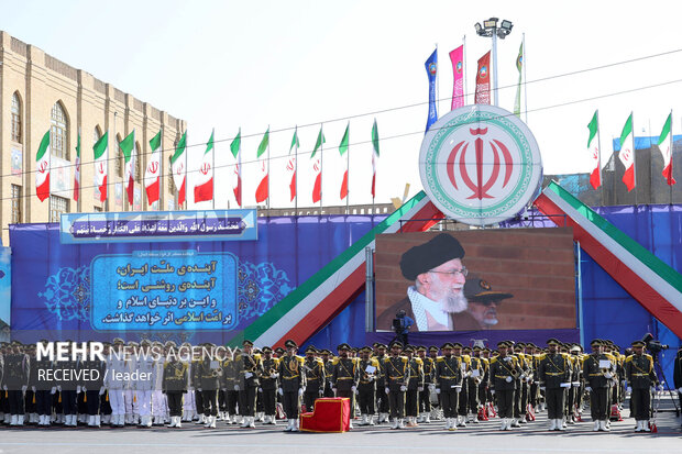 امام علی آرمی آفیسرز یونیورسٹی میں کیڈٹس کی گریجویشن تقریب میں رہبر انقلاب کی شرکت
