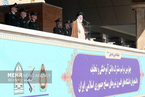 امام علی آرمی آفیسرز یونیورسٹی میں کیڈٹس کی گریجویشن تقریب میں رہبر انقلاب کی شرکت
