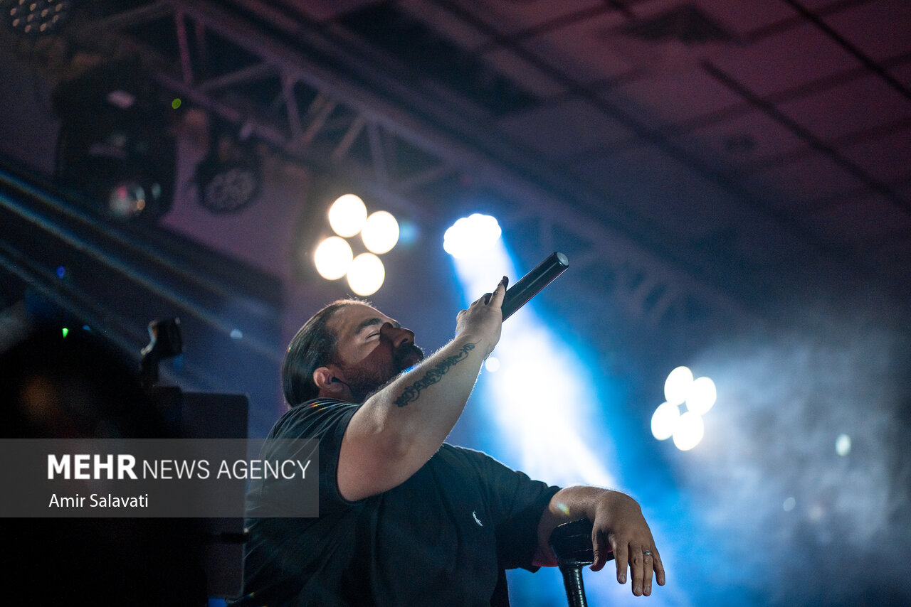 روز آخر ماه صفر شنونده چند موسیقی امام رضایی باشید؛ دلمان تنگ میشود روز آخر ماه صفر شنونده چند موسیقی امام رضایی باشید؛ دلمان تنگ میشود