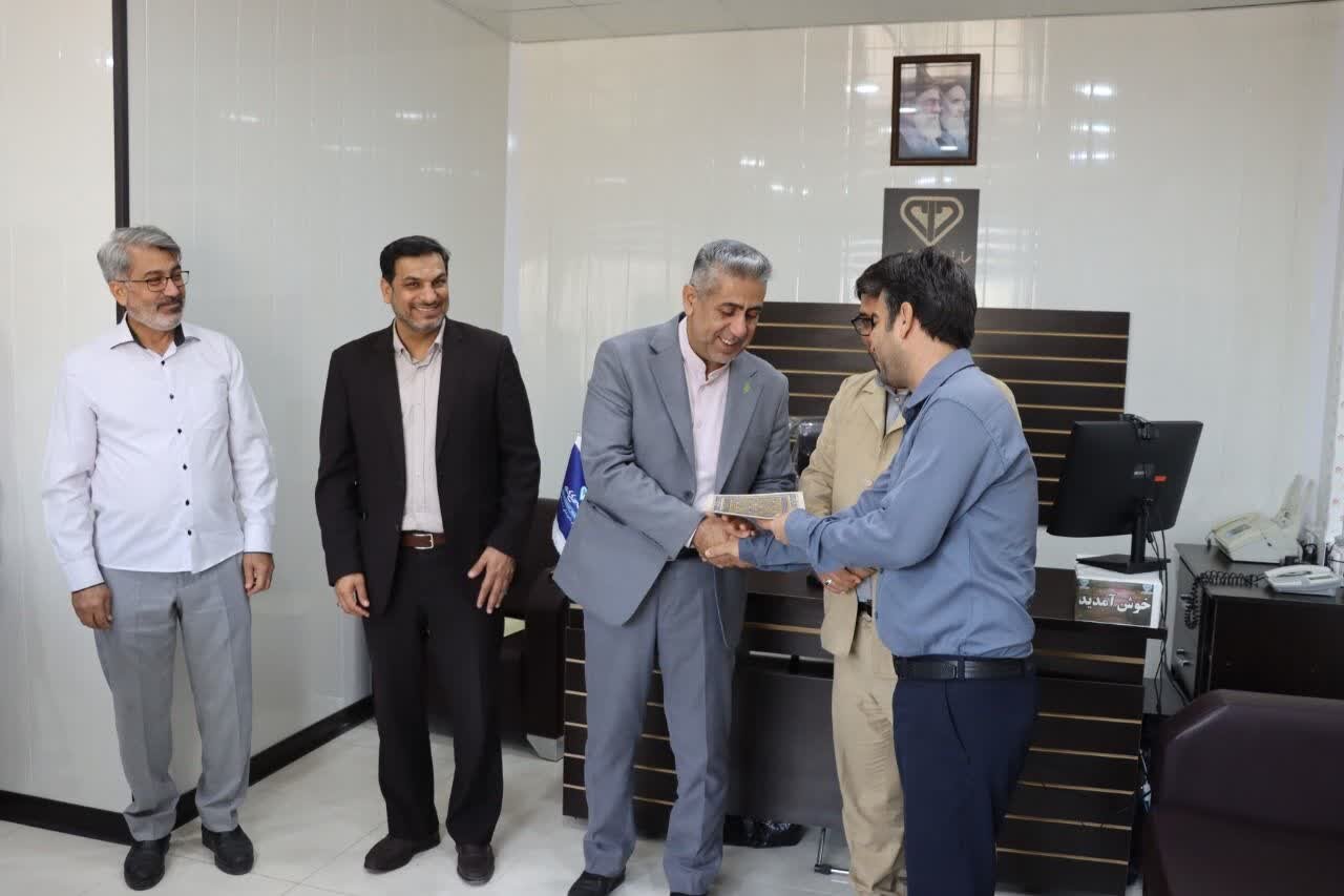 نظارت مستمر بر سایتهای پرورش میگوی دشتی انجام شود