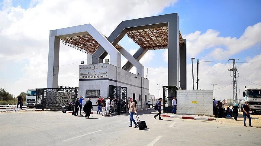 گذرگاه رفح با ۲ موشک هدف قرار گرفت