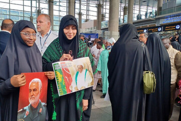 استقبال مردمی از امام شیعیان آفریقا در فرودگاه امام خمینی(ره)
