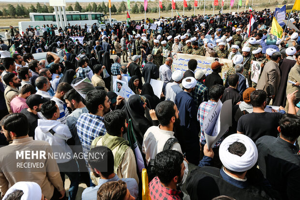شیخ زکزاکی وارد تهران شد/ استقبال پرشور از شیخ مبارز
