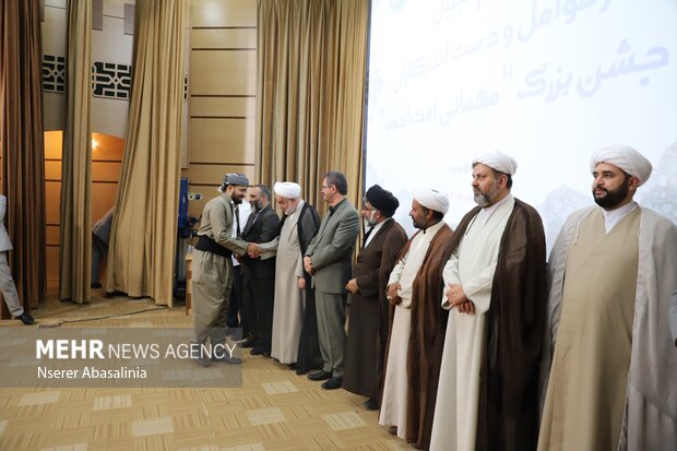 تجلیل از عوامل جشن بزرگ «مهمانی امت احمد» در سنندج