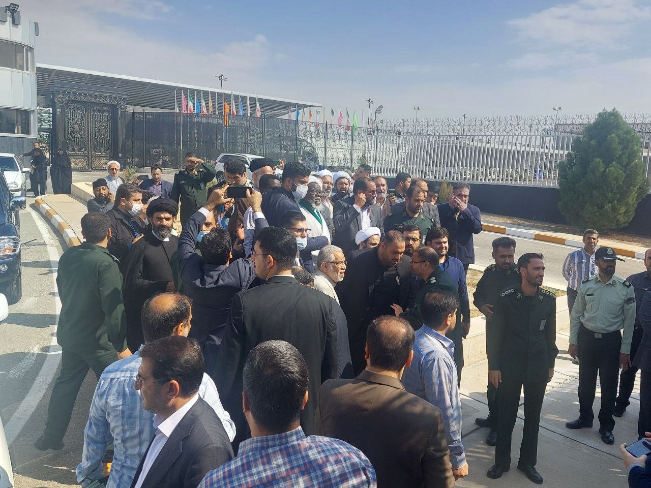 شیخ زکزاکی تہران پہنچ گئے، ایئرپورٹ پر پرتپاک استقبال، تصاویر