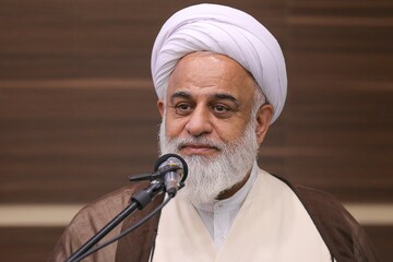 امام جمعه آبیک: سپاه پاسداران تیر خلاصی بر دل فتنهگران خواهد زد ...