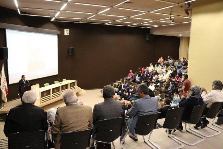 تدوین تقویمی برای موزه فرش