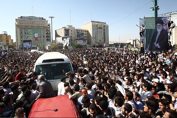 سینه ستبر دلتنگ تکرار دیدار/سالروز «مهر ماندگار» در کرمانشاه