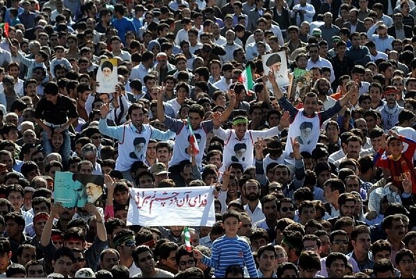 سینه ستبر دلتنگ تکرار دیدار/سالروز «مهر ماندگار» در کرمانشاه