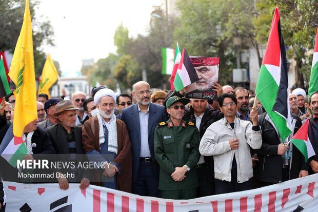 اردبیلیها یکصدا «محو اسرائیل» را فریاد زدند اردبیلیها یکصدا «محو اسرائیل» را فریاد زدند