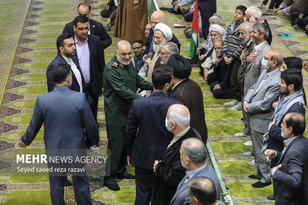  سرلشکر حسین سلامی فرمانده کل سپاه پاسداران در نماز جمعه تهران بیست و یکم مهر ماه ۱۴۰۲ حضور دارد
