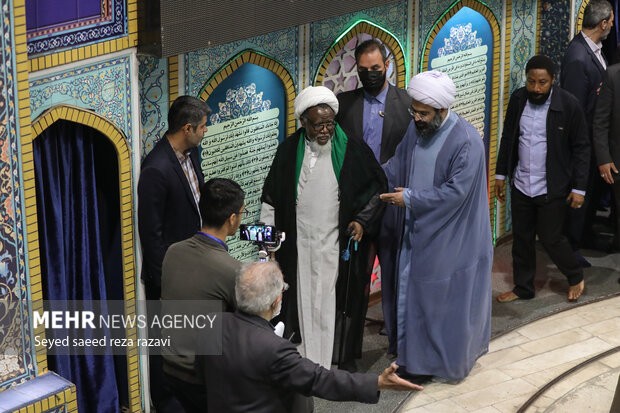 شیخ ابراهیم زکزاکی رهبر شیعیان نیجریه  در نماز جمعه تهران بیست و یکم مهر ماه ۱۴۰۲ حضور دارد