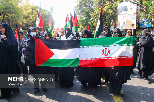 ڕێپێوانی سەرانسەری خەڵکی ئێران بۆ پشتیوانی لە گەلی ستەملێکراوی فەلەستین