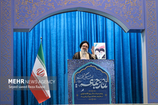 آیتالله خاتمی: مقاومت و وحدت حول ولایت، رمز پیروزی ملت ایران است