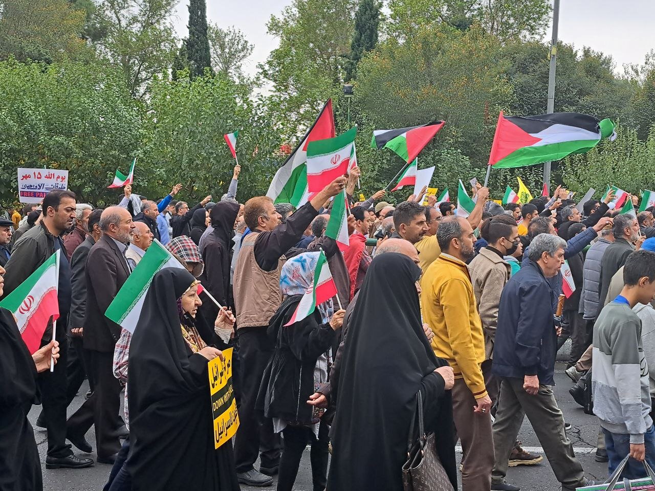 راهپیمایی ملت ایران در حمایت از مردم فلسطین آغاز شد
