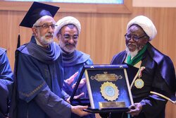 تہران یونیورسٹی میں شیخ زکزاکی کو اعزازی پی ایچ ڈی کی سند دینے کی تقریب