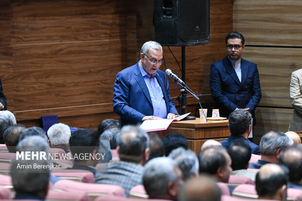 نشست مشترک شورای برنامه ریزی و توسعه با حضور جمعی از فعالان اقتصادی