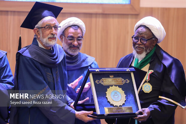 Şeyh Zakzaki’ye Tahran’da "Fahri Doktora" verildi