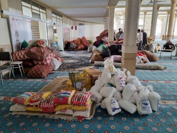 روایت مهر از مرز برادری/مردم تایباد برای زلزله زدگان هرات کمک جمع کردند