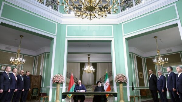 زيارة النائب الرئيس الإيراني إلى بيلاروسيا... نظرة على ثلاثة عقود من العلاقات بين طهران ومينسك
