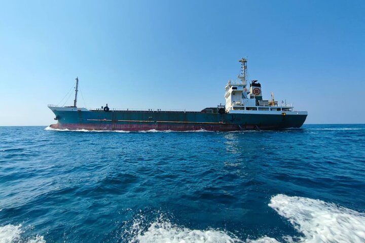 İran yabancı bir gemiye el koydu