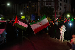 تجمع شبانه مردم اهواز علیه جنایت جنگی رژیم صهیونیستی