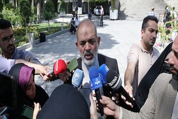 وزير الداخلية الإيراني: أي شخص ودولة لا تدين الجرائم في غزة فهي شريكة فيها