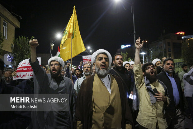 Qom people hold rally in condemnation of Israeli crimes
