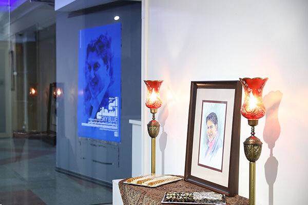 نمایشگاه نقاشی «آبی آسمانی» به یاد محمد اسدی افتتاح شد