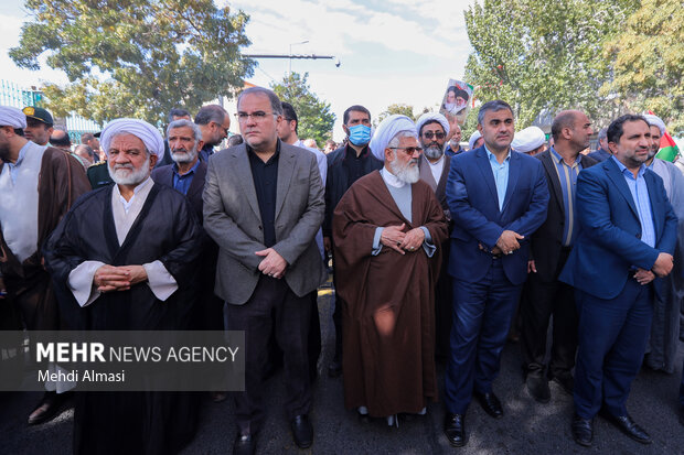 راهپیمایی مردم زنجان در محکومیت بمباران بیمارستان المعمدانی