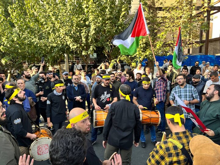 اجتماع أهالي طهران في ساحة " انقلاب" إدانة لجرائم الكيان الصهيوني