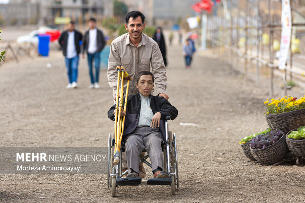 نمایشگاه کنگره ملی بزرگداشت ۲۵۳۲ شهید <a href='https://sayeb.ir/tag/%d9%86%db%8c%d8%b4%d8%a7%d8%a8%d9%88%d8%b1'></div>نیشابور</a> بزرگ