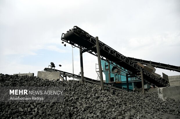 معادن شهرستان ماهنشان؛ از قطب معدن استان زنجان تا خام فروشی