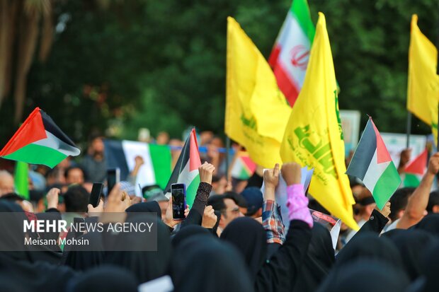 تجمع مردم آبادان در محکومیت جنایت صهیونیست‌ها