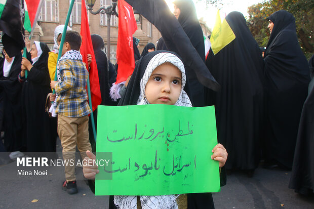 ایرانی شہر تبریز میں غزہ ہسپتال پر اسرائیلی حملے کیخلاف احتجاجی ریلی

