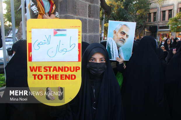 ایرانی شہر تبریز میں غزہ ہسپتال پر اسرائیلی حملے کیخلاف احتجاجی ریلی
