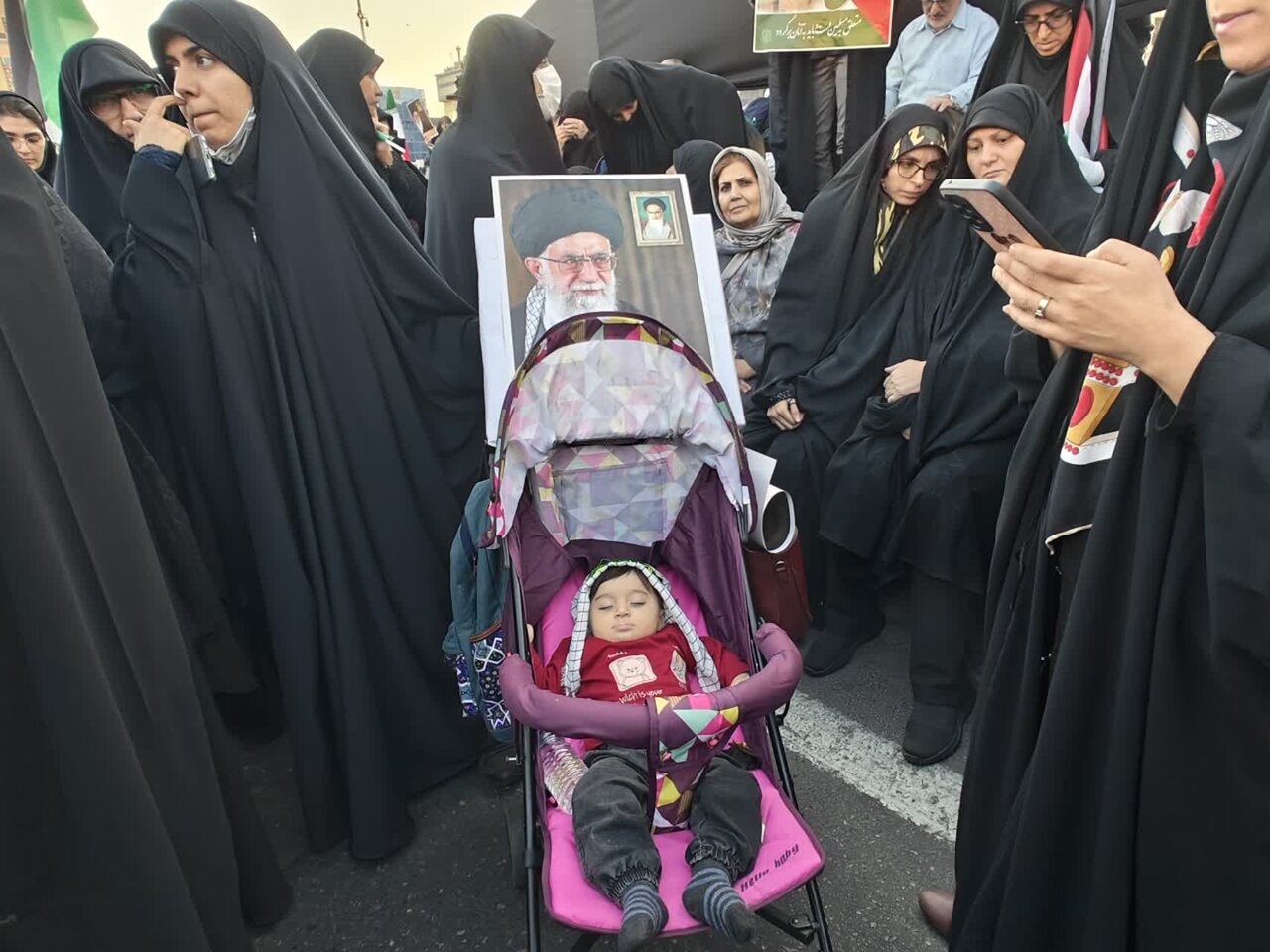 همدردی کودکان تهرانی با کودکان غزه/کودکان آینده هر کشوری هستند