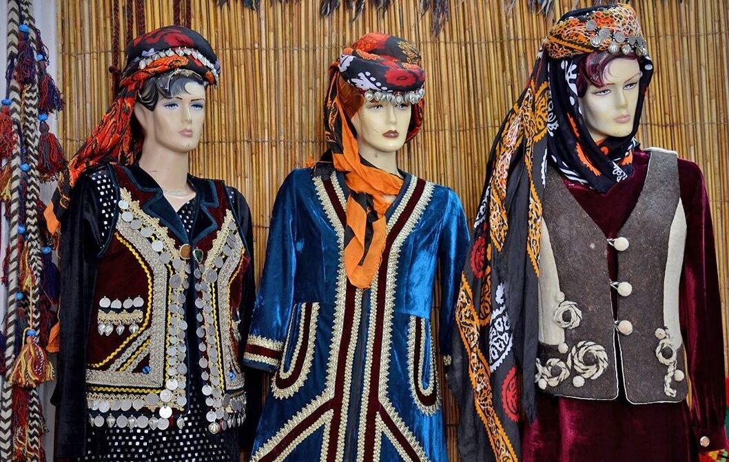 لباسهای محلی لرستان؛ اوج زیبایی در نهایت سادگی