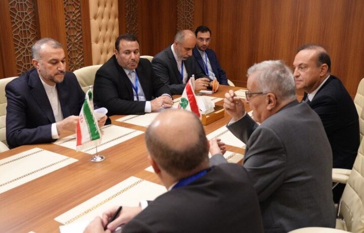 امير عبداللهيان یلتقي وزير خارجية لبنان على هامش اجتماع جدة