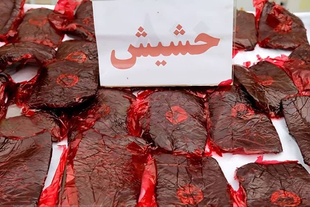 ۵ کیلو و ۲۰۰ گرم حشیش از پژو ۲۰۶ کشف شد