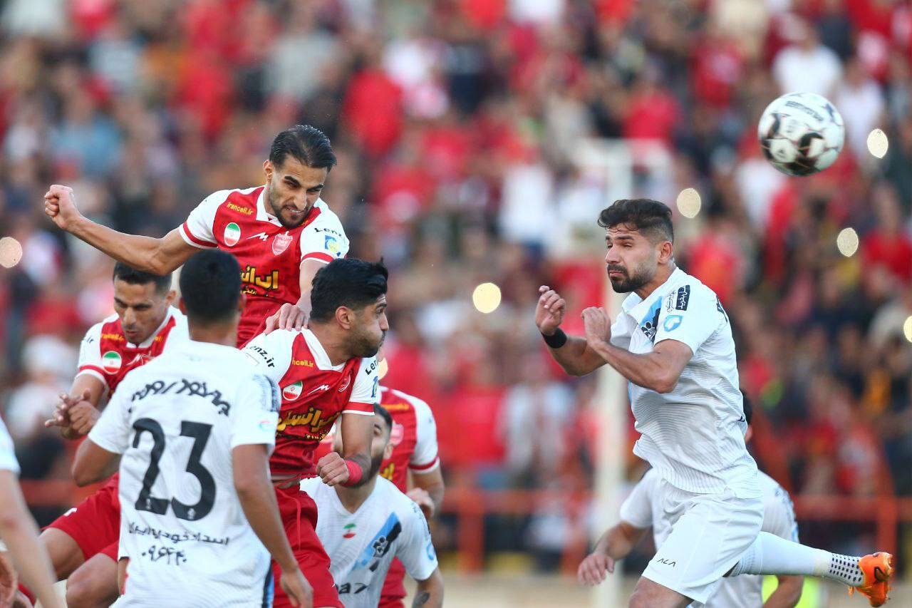 تیم فوتبال پرسپولیس و پیکان