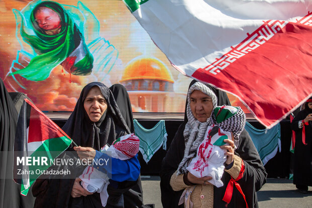  مسیرات حاشدة للأمهات والأطفال الإيرانيين دعما لأطفال غزة