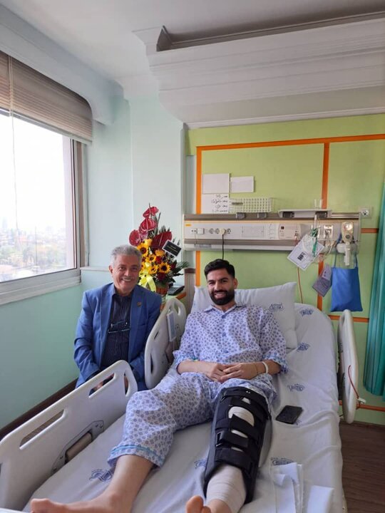 نماینده سپاهان به عیادت بازیکن پرسپولیس رفت