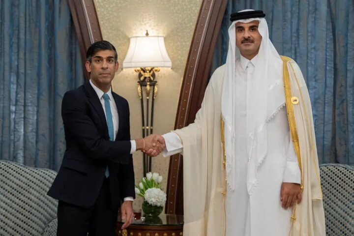 أمير قطر ورئيس وزراء بريطانيا يتفقان على ضرورة إدخال مساعدات إنسانية عاجلة إلى غزة