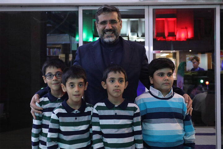 وزیر ارشاد درکنار بچه‌ها فیلم‌های ویژه کودکان را دید