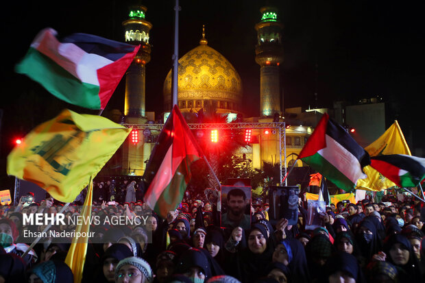 مردم تهران عصر جمعه در حمایت از مردم غزه و محکوم کردن جنایت‌های رژیم اشغالگر قدس در میدان فلسطین تهران تجمع کردند.